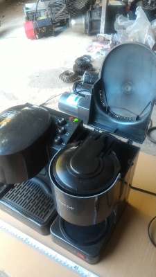 เครื่องชงกาแฟเอนกประสงค์  BRIEL สามารถชงได้ทั่งกาแฟสดแบบเป็นแก้วๆ และ กาแฟสำเร็จรูปเป็นโถพร้อมอุ่นตลอดเวลา