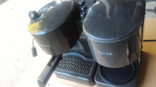 เครื่องชงกาแฟเอนกประสงค์  BRIEL สามารถชงได้ทั่งกาแฟสดแบบเป็นแก้วๆ และ กาแฟสำเร็จรูปเป็นโถพร้อมอุ่นตลอดเวลา