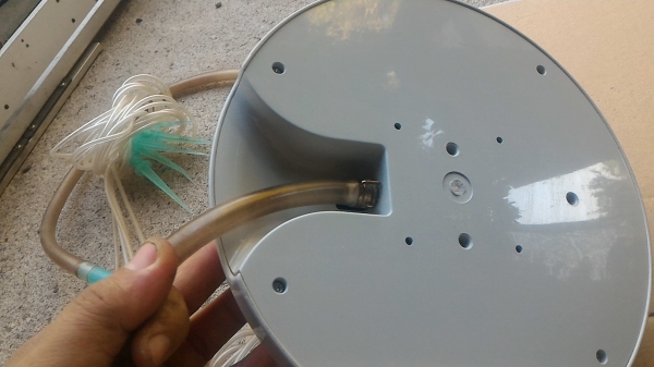 เครื่องรดน้ำหรือจ่ายต้นไม้ แบบตั้งปริมาณการจ่ายน้ำได้ ที่ตัวเครื่องและที่หัวจ่ายก้อปรับปริมาณได้ตามความต้องการ