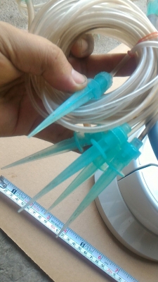 เครื่องรดน้ำหรือจ่ายต้นไม้ แบบตั้งปริมาณการจ่ายน้ำได้ ที่ตัวเครื่องและที่หัวจ่ายก้อปรับปริมาณได้ตามความต้องการ