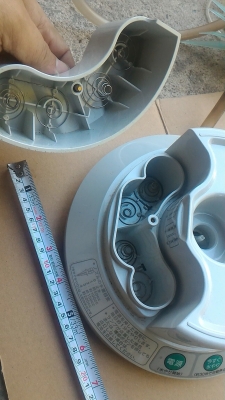 เครื่องรดน้ำหรือจ่ายต้นไม้ แบบตั้งปริมาณการจ่ายน้ำได้ ที่ตัวเครื่องและที่หัวจ่ายก้อปรับปริมาณได้ตามความต้องการ