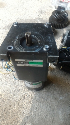 มอเตอร์เกียร์ทด ORIENTAL ขนาด 40 W. อัตราที่ 30 : 1 ทดแล้วหมุนที่ 46 รอบต่อนาทีแรงบิดสูง