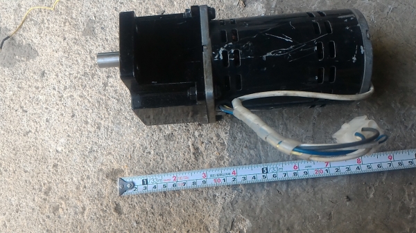 มอเตอร์เกียร์ทด ORIENTAL ขนาด 60 W. อัตราที่ 12.5  : 1 ทดแล้วหมุนที่ 112 รอบต่อนาทีแรงบิดสูง แกนเพลา 15 มม.