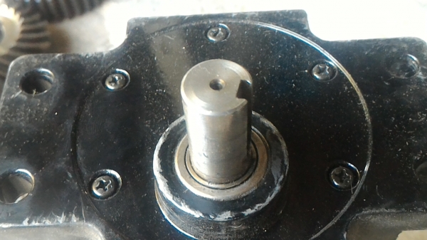 มอเตอร์เกียร์ทด ORIENTAL ขนาด 60 W. อัตราที่ 12.5  : 1 ทดแล้วหมุนที่ 112 รอบต่อนาทีแรงบิดสูง แกนเพลา 15 มม.