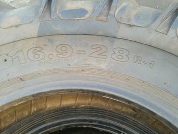 ขาย ยางนอก รถไถ พร้อมกระทะล้อ ขนาด 16.9 - 28 ราคาเส้นละ 13,500 บาท ขาย ยางนอก รถไถ พร้อมกระทะล้อ ขนาด 16.9 - 28 ราคาเส้นละ 13,500 บาท