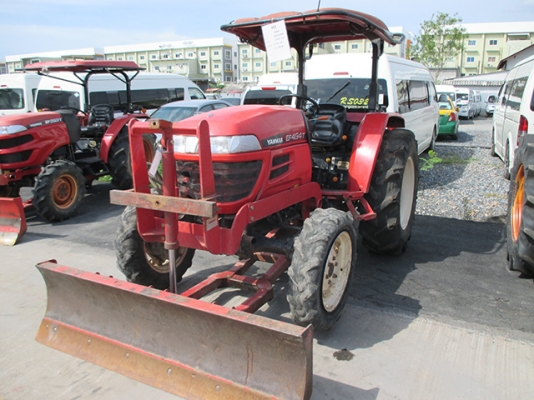 นางฟ้า...มาแล้ว..ยันร์ม่า EF494T 4  WD พร้อมใบมีดดันหน้า..ปี 2555