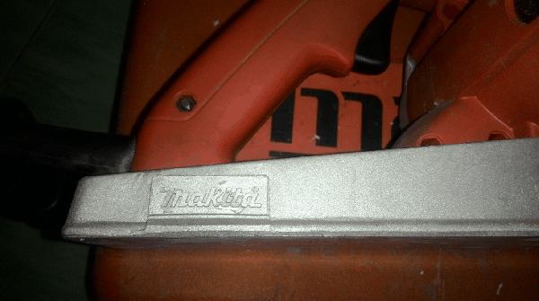 ขายด่วนกบไฟฟ้าหน้า3 Maktec MT110 750W.18000/min.