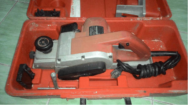 ขายด่วนกบไฟฟ้าหน้า3 Maktec MT110 750W.18000/min.