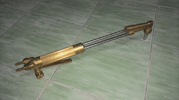 ขายด่วนหัวตัดแก๊ส HARRIS 62-5 MADE BY HARISS IN POLAND.