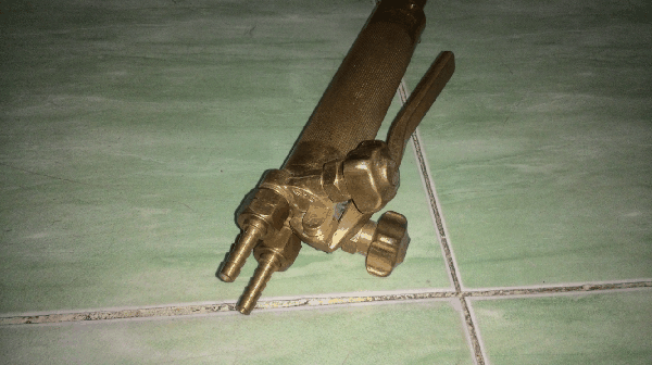 ขายด่วนหัวตัดแก๊ส HARRIS 62-5 MADE BY HARISS IN POLAND.