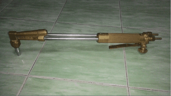 ขายด่วนหัวตัดแก๊ส HARRIS 62-5 MADE BY HARISS IN POLAND.