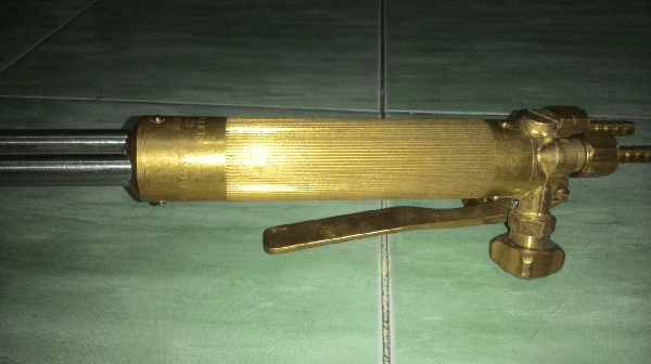 ขายด่วนหัวตัดแก๊ส HARRIS 62-5 MADE BY HARISS IN POLAND.