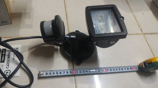 ชุดตรวจจับความเคลื่อนไหว ELPA พร้อมโคมไฟ 150 W.ส่องสว่านเปิดเองเมื่อตรวจพบการเคลื่อนไหว