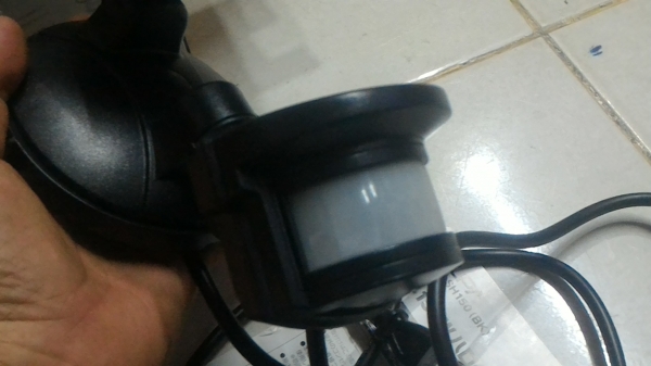 ชุดตรวจจับความเคลื่อนไหว ELPA พร้อมโคมไฟ 150 W.ส่องสว่านเปิดเองเมื่อตรวจพบการเคลื่อนไหว