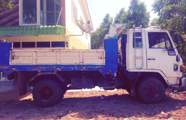 6ล้อดั้มดิน5คิว ISUZU ROCKY FRR-175 **ขาย ISUZU ROCKY-175 6ล้อดั้มดิน5คิว ยาง8 ราคาเบาๆ ISUZU ROCKY FRR12DA 6BG1-175HP ฝาดำ เครื่องเดิม เกียร์เดิม เครื่องดี แน่น แรงดีครับฟิตใหม่ พึ่งเปลี่ยนแหวนใหม่ เกียร์ดี ไม่หลุด ช่วงล่างใหญ่ Fหน้ 6ล้อดั้มดิน5คิว ISUZU ROCKY FRR-175 **ขาย ISUZU ROCKY-175 6ล้อดั้มดิน5คิว ยาง8 ราคาเบาๆ ISUZU ROCKY FRR12DA 6BG1-175HP ฝาดำ เครื่องเดิม เกียร์เดิม เครื่องดี แน่น แรงดีครับฟิตใหม่ พึ่งเปลี่ยนแหวนใหม่ เกียร์ดี ไม่หลุด ช่วงล่างใหญ่ Fหน้