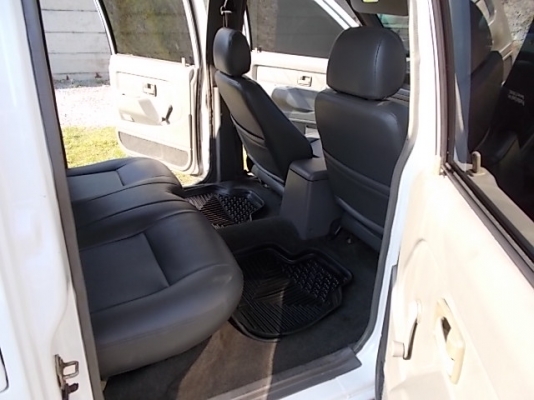 THAI RUNG ADVENTURE 2.8 (4WD) รถมือแรก เครื่อง2800 เทอร์โบ 4wd ภายในเบาะหนัง THAI RUNG ADVENTURE 2.8 (4WD) รถมือแรก เครื่อง2800 เทอร์โบ 4wd ภายในเบาะหนัง