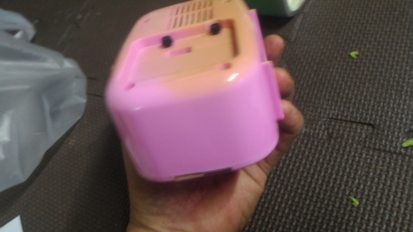 นาฬิกาปลุกตั้งโต็ะ  มีไฟกดดูได้ มองเห็นชัดเจน ตัวค่อนข้างใหญ่ ( ตัวละ 200 บาท )