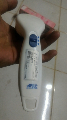 เครื่องนวดสั่น APULE แบบสั่นมีหัวเปลี่ยนหลายแบบ ใช้ถ่านแค่สองก้อน