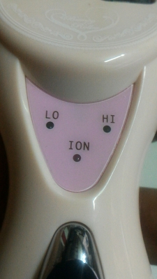 เครื่องทำให้ผิวสวยสุขภาพดี ของใหม่ ใช้ลูกกลิ่ง ใช้ระบบปล่อย EMS และ ION