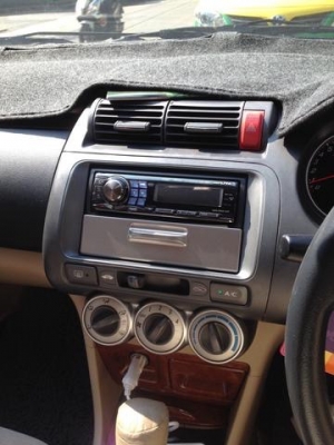 ขายดาวน์HONDA CITY ZXสภาพใหม่เดิมทั้งคันให้เครื่องเสียงด้วยครับ