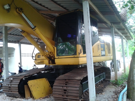 KOMATSU PC 200-7