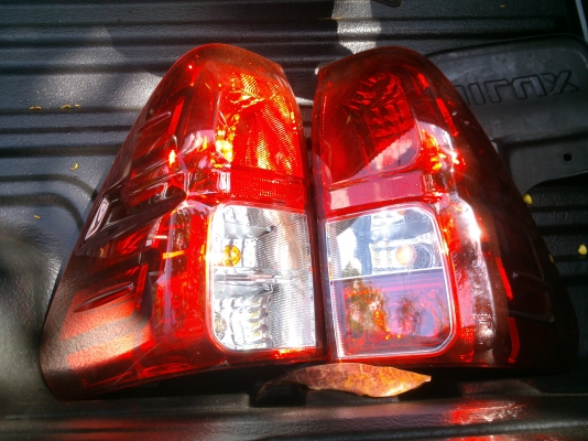 ขายกระบะยกลง TOYOTA REVO สีขาว อุปกรณ์ครบ ขายกระบะยกลง TOYOTA REVO สีขาว อุปกรณ์ครบ