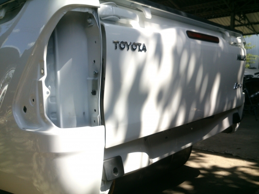 ขายกระบะยกลง TOYOTA REVO สีขาว อุปกรณ์ครบ ขายกระบะยกลง TOYOTA REVO สีขาว อุปกรณ์ครบ