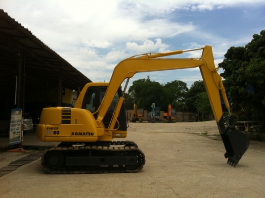 ขายรถขุด  KOMATSU PC60-7  มีหลายคัน
