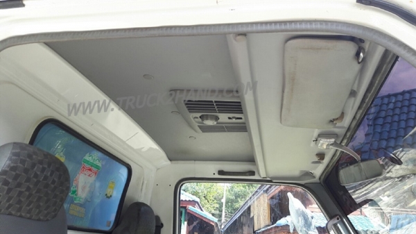 รถบรรทุก ตู้แห้ง ISUZU NKR กระบะยาว 3.20 เมตร มีแอร์ 100 แรงม้า