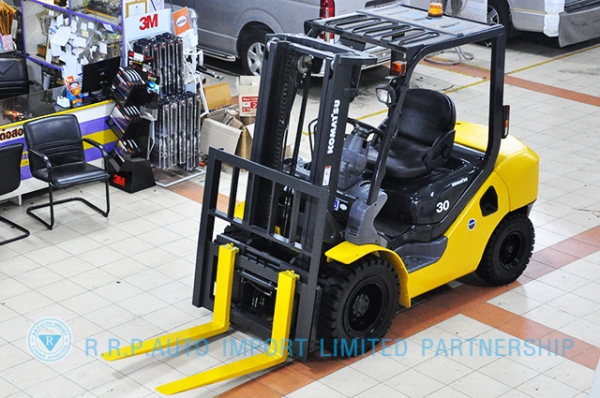 ขายรถโฟล์คลิฟท์มือสอง KOMATSU รุ่น FD30T35C-16-706421 ราคา 435,000 บาท รุ่นใหม่ล่าสุด