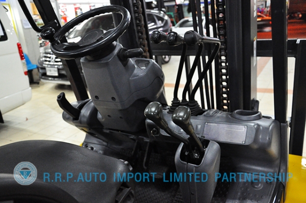 ขายรถโฟล์คลิฟท์มือสอง KOMATSU รุ่น FD30T35C-16-706421 ราคา 435,000 บาท รุ่นใหม่ล่าสุด