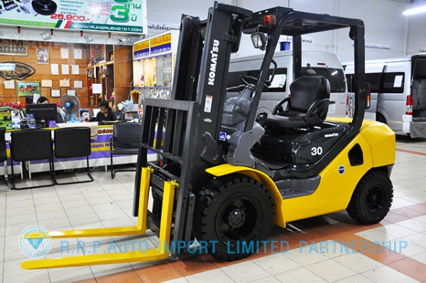 ขายรถโฟล์คลิฟท์มือสอง KOMATSU รุ่น FD30T35C-16-706421 ราคา 435,000 บาท รุ่นใหม่ล่าสุด