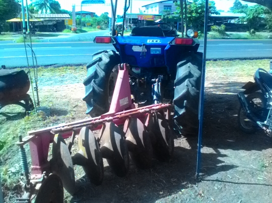 รถไถ 4x4พร้อมลงงานได้ผาน5โล1.80อีก1พวงขนาด27แรง