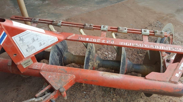 รถแทรกเตอร์มือสอง L4508DT รถในตำนานสวยๆเดิมๆทุกจุด ทนคุ้มค่าสุดๆ ใบมีดดันดิน ผานพรวน245,000บ. รถสวยสภาพดี ราคาถูก  ต้นทุนต่ำ ที่เพชรรุ่งเรือง แทร็กเตร์ มีให้เลือกกันหลายรุ่นครับ