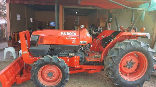 รถแทรกเตอร์มือสอง L4508DT รถในตำนานสวยๆเดิมๆทุกจุด ทนคุ้มค่าสุดๆ ใบมีดดันดิน ผานพรวน245,000บ. รถสวยสภาพดี ราคาถูก  ต้นทุนต่ำ ที่เพชรรุ่งเรือง แทร็กเตร์ มีให้เลือกกันหลายรุ่นครับ