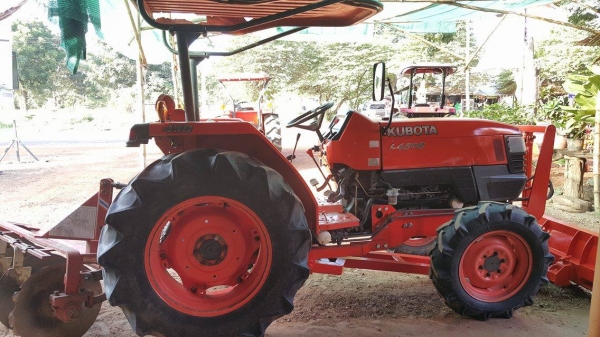 รถแทรกเตอร์มือสอง L4508DT รถในตำนานสวยๆเดิมๆทุกจุด ทนคุ้มค่าสุดๆ ใบมีดดันดิน ผานพรวน245,000บ. รถสวยสภาพดี ราคาถูก  ต้นทุนต่ำ ที่เพชรรุ่งเรือง แทร็กเตร์ มีให้เลือกกันหลายรุ่นครับ