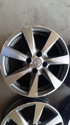 ขายล้อแม็ก nissan almera 15" สีเทาหน้าเงา สนใจติดต่อ ตาเล็ก ล้อและยาง ครับ 081-3747940