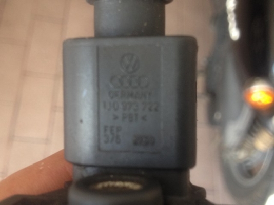 ปั้มน้ำ BOSCH 12V รถยุโรปเก่าญี่ปุ่นเเท้สภาพดี