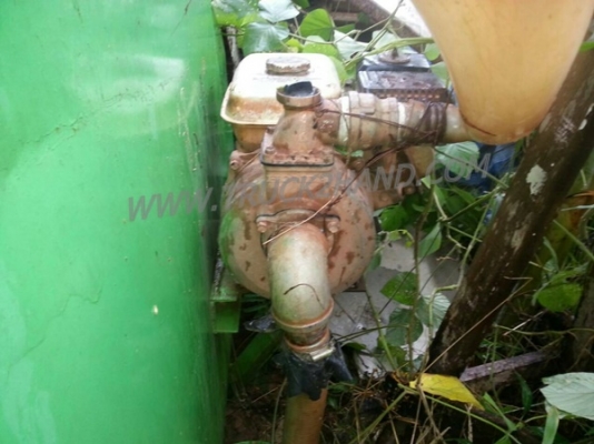 ถังน้ำพร้อมเครื่องท้าย ขนาดใส่กับรถกระบะบิ๊กอัพ ขนาดบรรจุ 1,600 ลิตร  สภาพสวยใหม่เดิมๆ