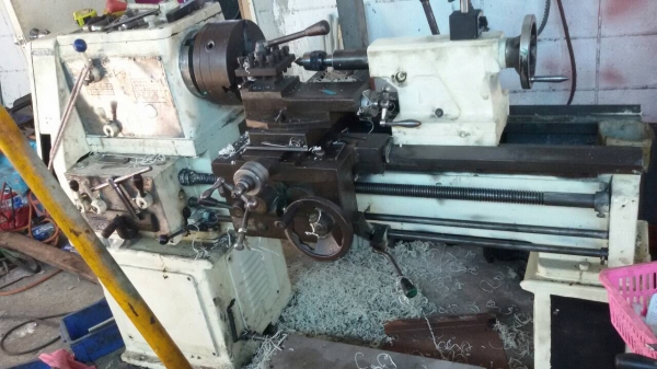 ขายกลึงใต้หวันต้าชิง5ฟุต3เพลาเบรคพร้อมใช้ครับ