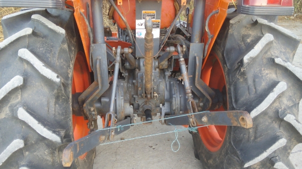 ขายรถไถคูโบต้าL4580diใบมีดดันหน้าผาล6พร้อมใช้งาน