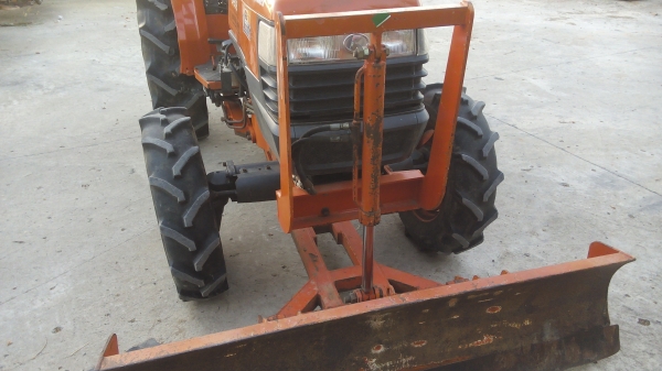 ขายรถไถคูโบต้าL4580diใบมีดดันหน้าผาล6พร้อมใช้งาน