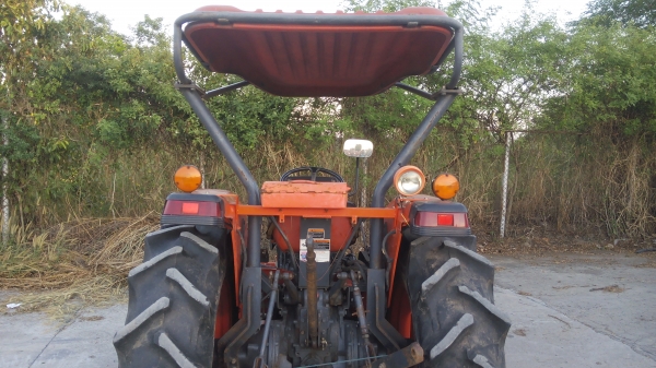 ขายรถไถคูโบต้าL4580diใบมีดดันหน้าผาล6พร้อมใช้งาน