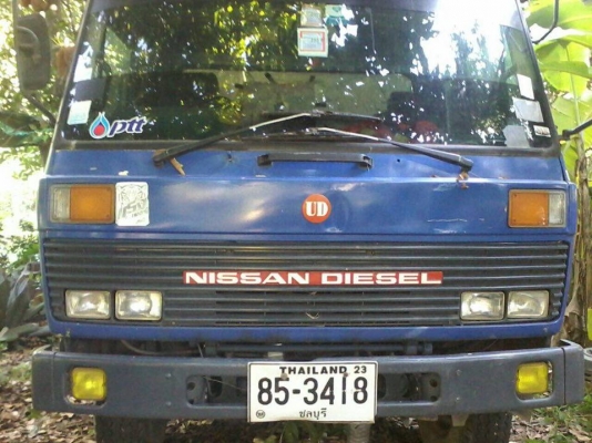รถ 6 ล้อบรรทุกน้ำ Nissan UD เครื่อง 165 แรง