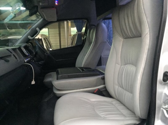 TOYOTA COMMUTER 2.5ดีเซล เกียร์ MTปี2011 โทร 098-919-0159 ดาวออโต้เบสท์