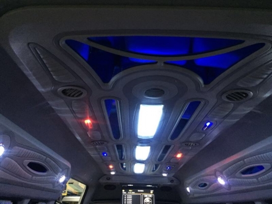 TOYOTA COMMUTER 2.5ดีเซล เกียร์ MTปี2011 โทร 098-919-0159 ดาวออโต้เบสท์