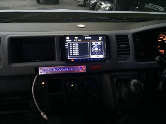 TOYOTA COMMUTER 2.5ดีเซล เกียร์ MTปี2011 โทร 098-919-0159 ดาวออโต้เบสท์