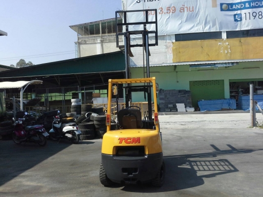 TCM FHD25Z5ขนาด2.5ตัน เสาสูง3เมตร เกียร์ธรรมดา เครื่องยนต์ดีเซล รถนอกแท้ ราคาต่อรองได้