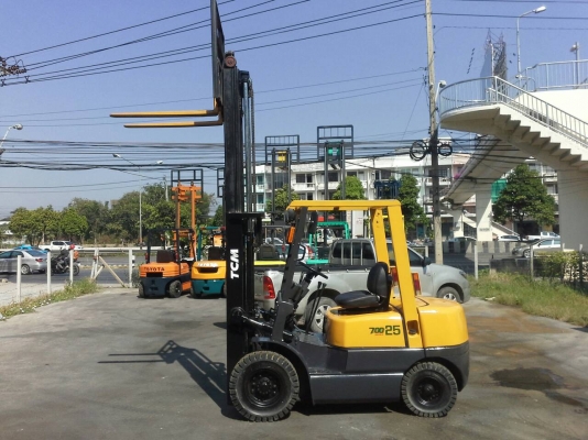 TCM FHD25Z5ขนาด2.5ตัน เสาสูง3เมตร เกียร์ธรรมดา เครื่องยนต์ดีเซล รถนอกแท้ ราคาต่อรองได้