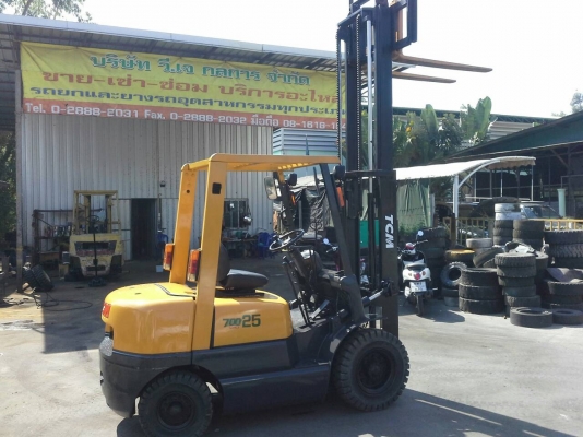 TCM FHD25Z5ขนาด2.5ตัน เสาสูง3เมตร เกียร์ธรรมดา เครื่องยนต์ดีเซล รถนอกแท้ ราคาต่อรองได้
